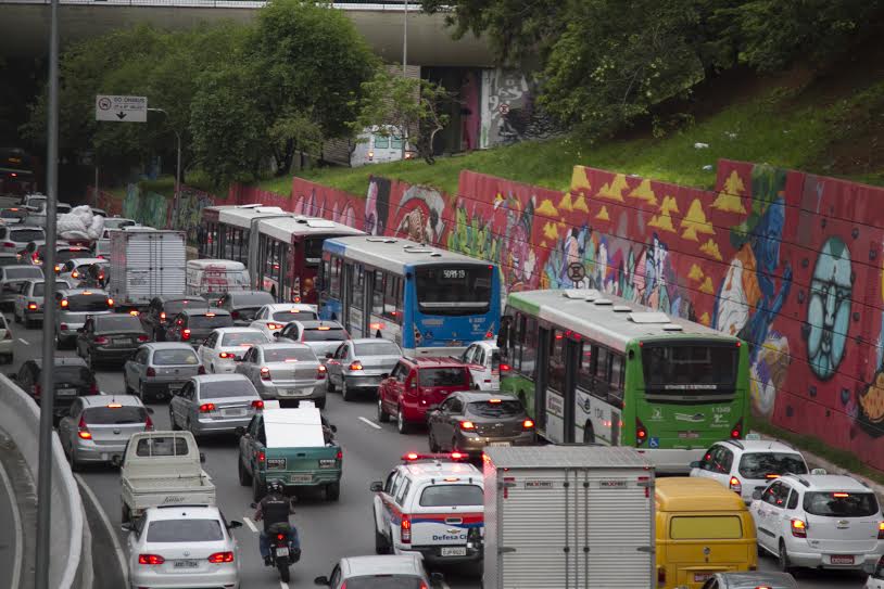 Trânsito em São Paulo. Foto: Fotos Públicas / Oswaldo Corneti