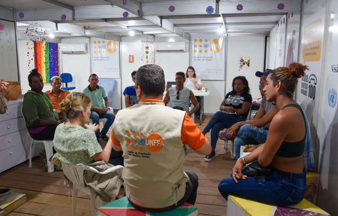 Roda de conversa sobre saúde sexual e reprodutiva com pessoas LGBTI no Espaço Amigável em Roraima. Foto: UNFPA Brasil/Fabiane Guimarães