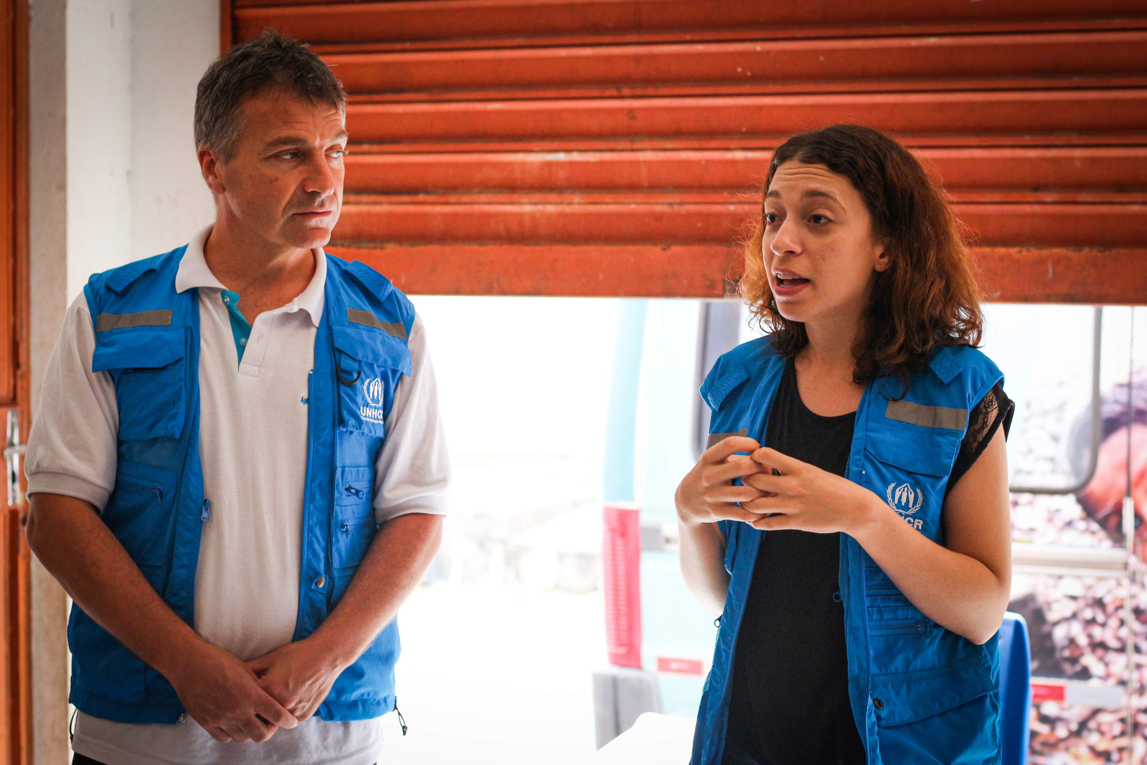 Profissionais do ACNUR atuam na mobilização do grupo de indígenas Warao que participam da atividade. Foto: ACNUR/Felipe Irnaldo