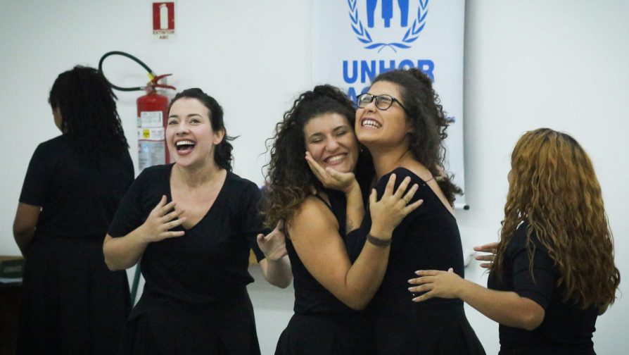 Primeira parte da oficina, ainda em dezembro, contou com apresentação da Companhia Trilhares de Teatro, de Manaus. Foto: ACNUR/Felipe Irnaldo