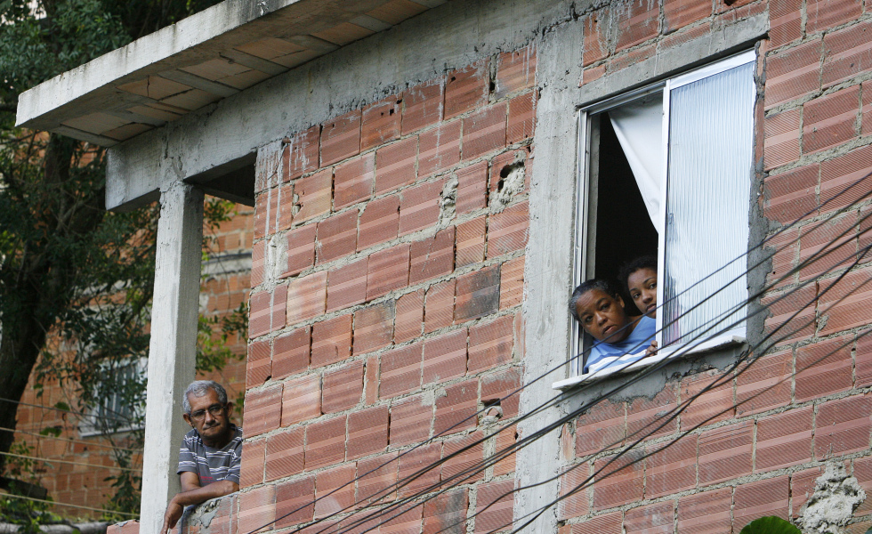 Moradores da favela da Babilônia, no Rio de Janeiro. Foto: ONU/Evan Schneider