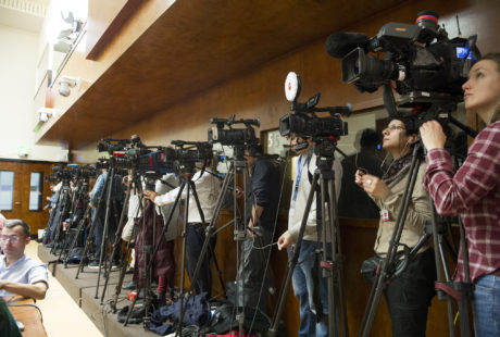 Jornalistas acompanham coletiva de imprensa na ONU, em Genebra. Foto: ONU/Violaine Martin