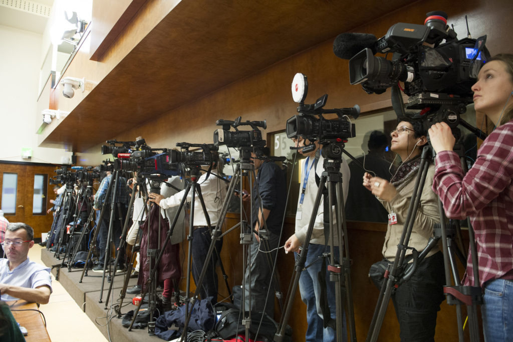 Jornalistas acompanham coletiva de imprensa na ONU, em Genebra. Foto: ONU/Violaine Martin