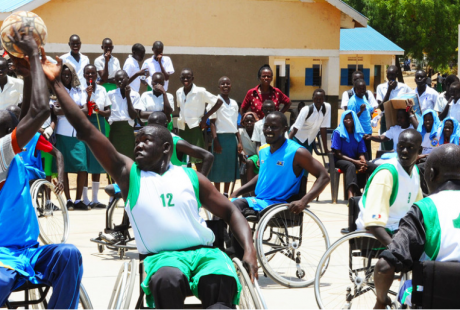 Atletas com deficiências jogam basquete no Sudão do Sul em 2012. Foto: UNMISS/Isaac Billy