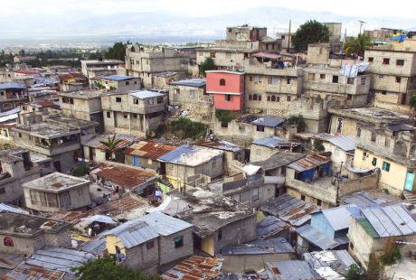 Favelas em Porto Príncipe, Haiti. Foto: ONU-Habitat/Julius Mwelu