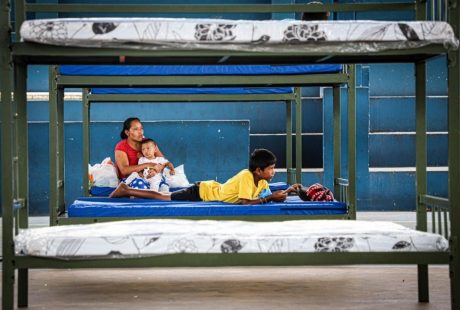 Família Warao da Venezuela fotografada em abrigo em Manaus (AM), para onde foi realocada durante a pandemia de COVID-19. Foto: ACNUR/Felipe Irnaldo