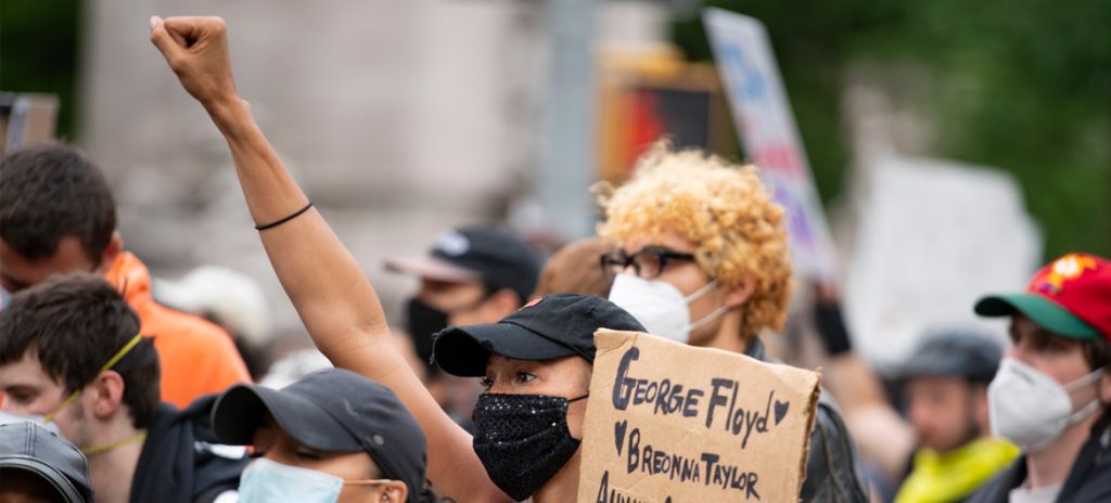 Protestos têm ocorrido na cidade de Nova Iorque contra o racismo e a violência policial, após a morte de George Floyd. Foto: ONU/Evan Schneider