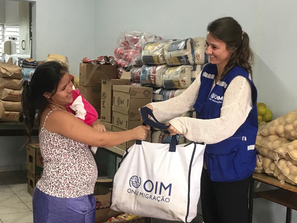 OIM está fornecendo assistência alimentar a refugiados e migrantes venezuelanos da região Sudeste. Foto: OIM