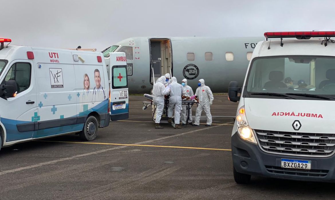 Governo Bolsonaro sabia de colapso em Manaus e necessidade de transferir pacientes 10 dias antes