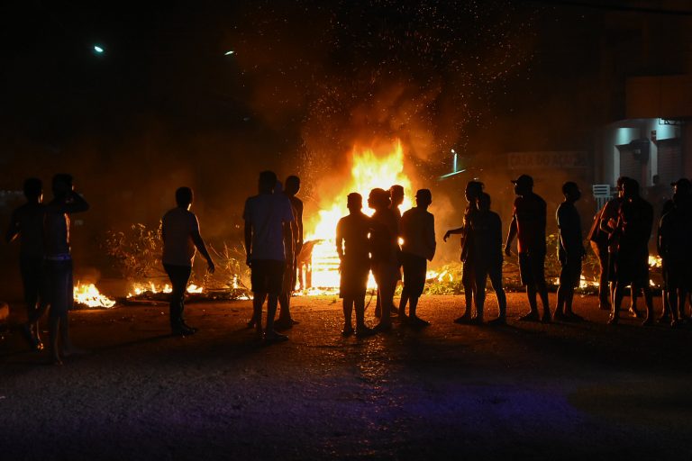 Protesto de moradores de Macapá durante o apagão, no ano passado