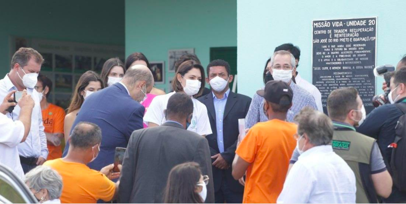 Antonio Cabrera aparece com Michelle Bolsonaro em meio a evento realizado em São José do Rio Preto em abril de 2021