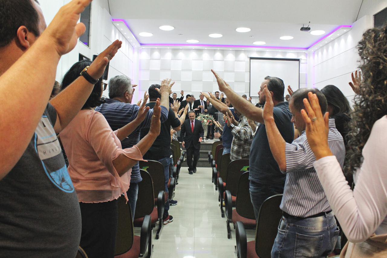 Deputado Roberto de Lucena apoiou grupo religioso em oferta de vacinas ao Ministério da Saúde