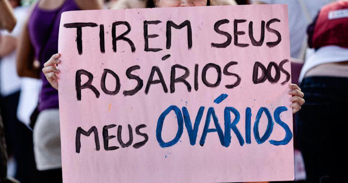 Capa_Brasil retrocede enquanto descriminalização do aborto avança