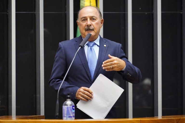 Deputado Calil no plenário da Câmara