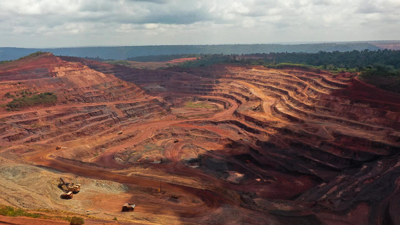 Imagem aérea de área de exploração mineral da Vale na Floresta Nacional do Carajás