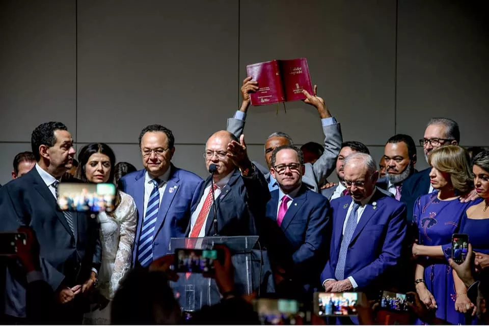 Capa_Maioria dos deputados da Frente Parlamentar Evangélica apoia pautas anti ambientais