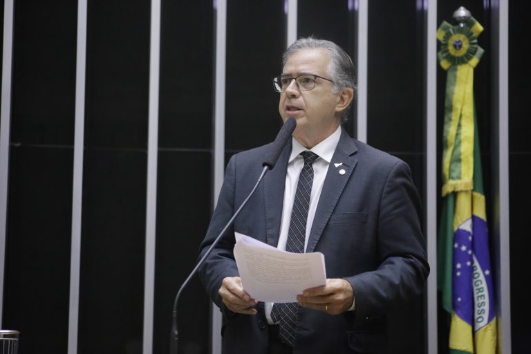 Deputado Joaquim Passarinho discursa no Plenário da Câmara