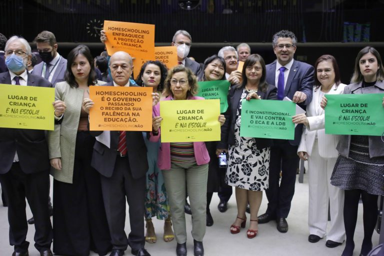 Discussão e votação de propostas. Dep. Ivan Valente PSOL - SP; Dep. Sâmia Bomfim PSOL-SP; Dep. Joseildo Ramos PT-BA; Dep. Vivi Reis PSOL-PA; Dep. Lídice da Mata PSB-MA; Dep. Alice Portugal PCdoB - BA; Dep. Alencar Santana; Dep. Professora Rosa Neide PT - MT; Dep. Tabata Amaral PSB - SP