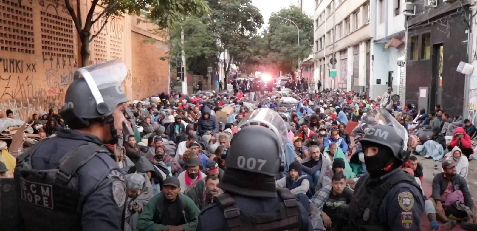 cracolândia_caio-castor_“Vagões, disciplinas, travessias, salveiros” como tráfico se estruturou na Cracolândia