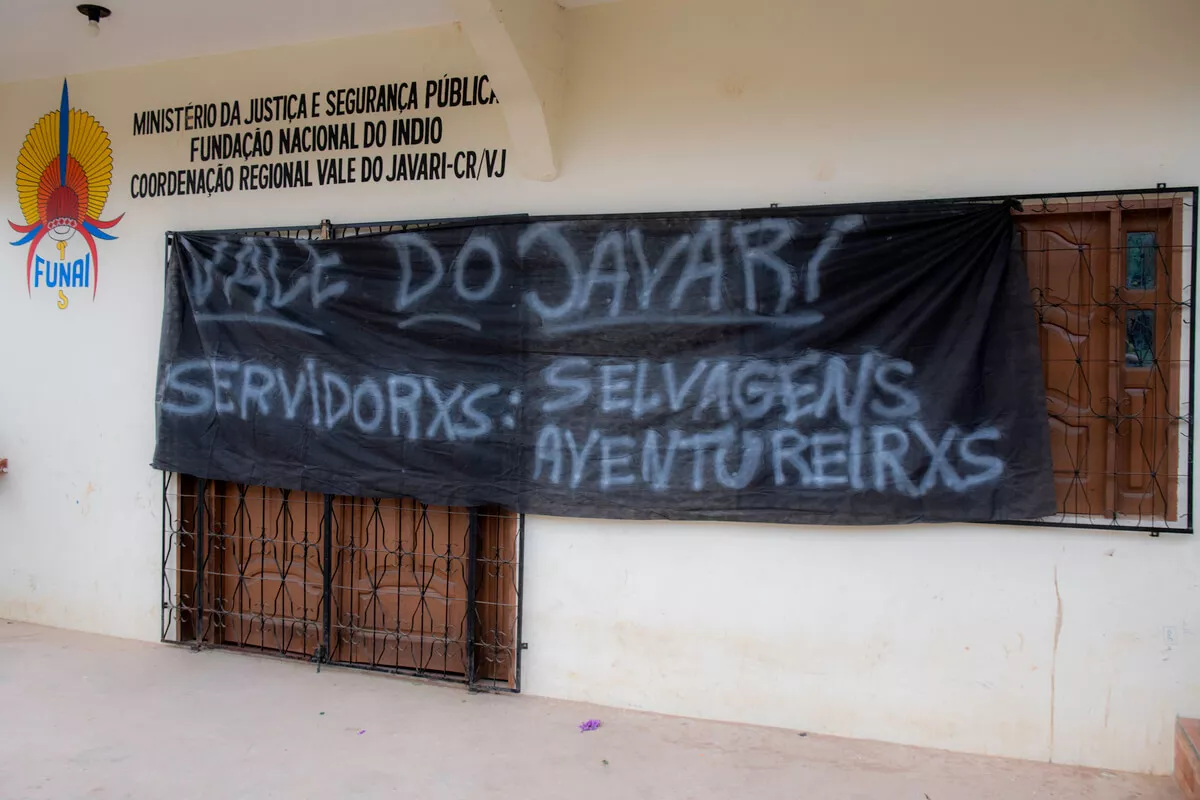 Servidores da FUNAI protestam por direito, justiça e proteção aos povos indígenas nesta sexta-feira (17)