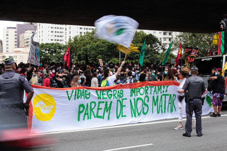 Direitos Humanos - Negros - negro - manifestação - vidas negras - Manifestação realizada em São Paulo contra o assassinato de João Alberto em Porto Alegre