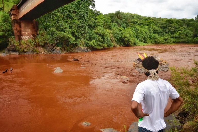 Cidades - catástrofes - rompimento barragem Brumadinho Vale meio ambiente desastres mineração poluição rio Paraopeba índios