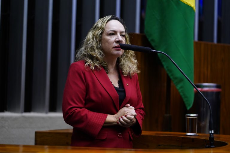 Sessão Deliberativa Extraordinária. Dep. Delegada Adriana Accorsi(PT - GO)