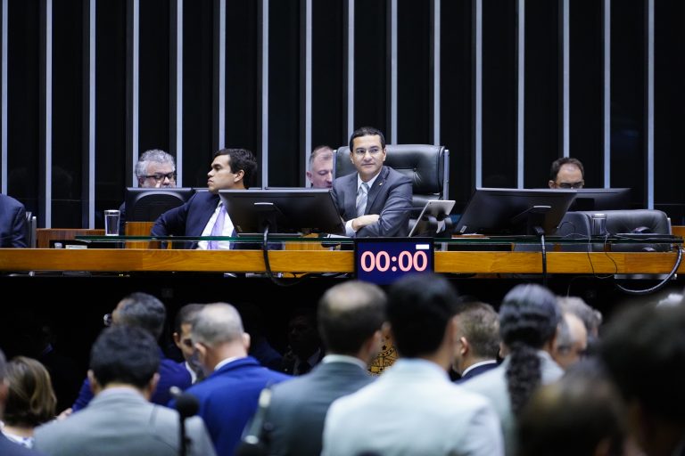 Sessão Deliberativa. Primeiro-vice-presidente da Câmara dos Deputados, Marcos Pereira