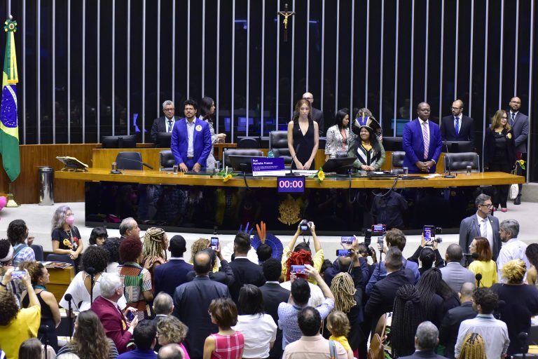 Homenagem à Vereadora Marielle Franco, In Memoriam. Secretário Nacional de Acesso á Justiça - Ministério da Justiça, Marivaldo Pereira, Dep. Erika Hilton (PSOL - SP), Ministra dos Povos Indígenas, Sônia Guajajara e Ministro dos Direitos Humanos e Cidadania, Sílvio Almeida