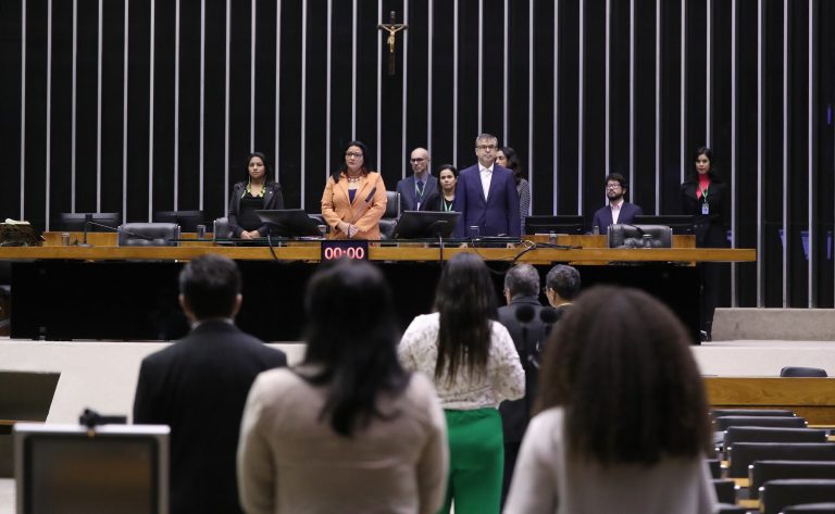 Homenagem ao Indigenista Bruno Pereira e ao Jornalista Britânico Dom Philips, in memoriam. Dep. Juliana Cardoso (PT - SP). Presidente do Instituto Chico Mendes de Conservação da Biodiversidade (ICMBio), Mauro Pires.