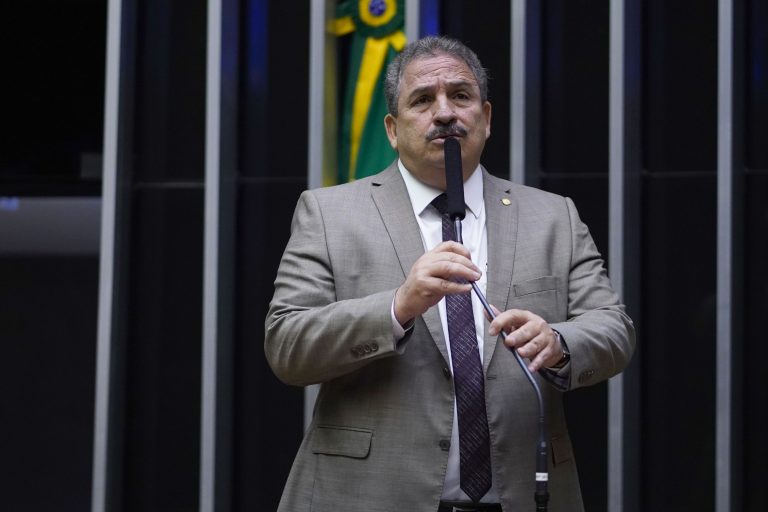 Sessão Deliberativa. Dep. Eriberto Medeiros (PSB - PE).