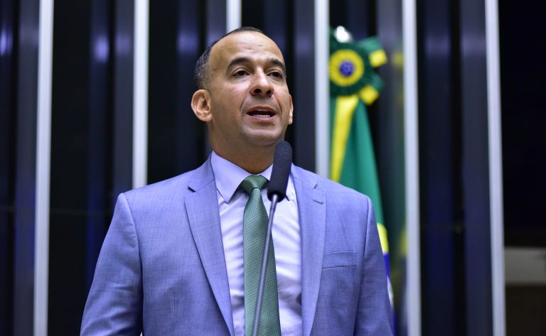 Deputado Paulo Alexandre Barbosa (PSDB-SP) fala no Plenário da Câmara dos Deputados