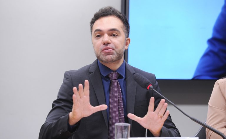 Audiência Pública - COP 28 e a proteção dos biomas brasileiros. Procurador da República, Daniel Azeredo