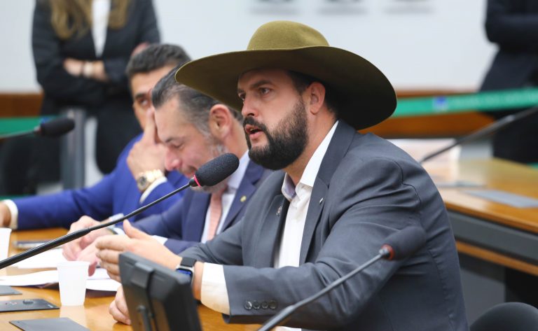 Reunião de comparecimento de Ministro. Dep. Zé Trovão (PL-SC)