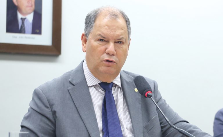 Mesa Redonda “A posição do Brasil na (COP10) da Convenção-Quadro para Controle do Tabaco”. Dep. Alceu Moreira (MDB - RS)