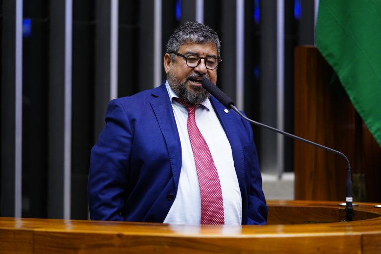 Washington Quaquá discursa na tribuna do Plenário 