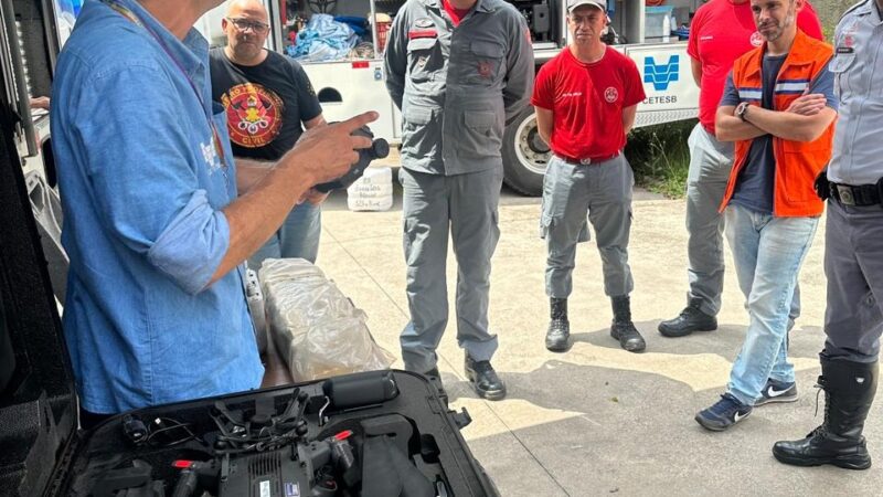 Agentes da Defesa Civil e Bombeiros também participaram das exposições