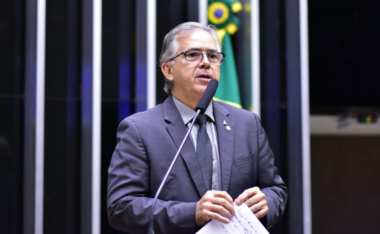 Deputado Joaquim Passarinho (PL-PA) fala no Plenário da Câmara dos Deputados