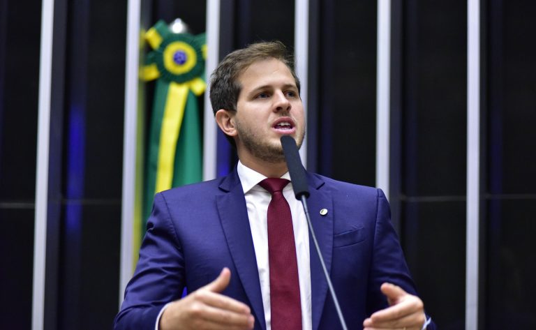 Deputado Pedro Campos (PSB-PE) fala no Plenário da Câmara dos Deputados