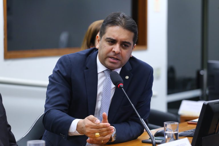 Deputado Fernando Rodolfo (PL-PE) fala na Comissão de Previdência da Câmara dos Deputados