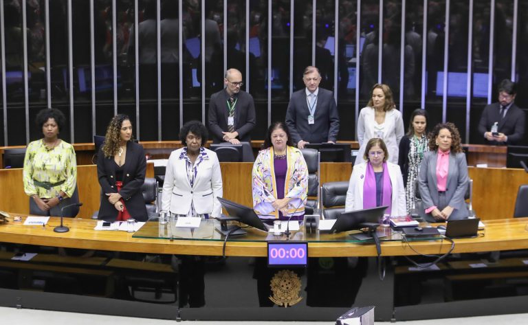 Homenagem ao dia Internacional da Mulher. Ministra de Estado da Igualdade Racial, Anielle Franco. Dep. Benedita da Silva (PT -RJ). Dep. Laura Carneiro (PSD-RJ). Ministra de Estado das Mulheres, Cida Gonçalves. Ministra do Tribunal Superior Eleitoral, Edilene Lôbo.