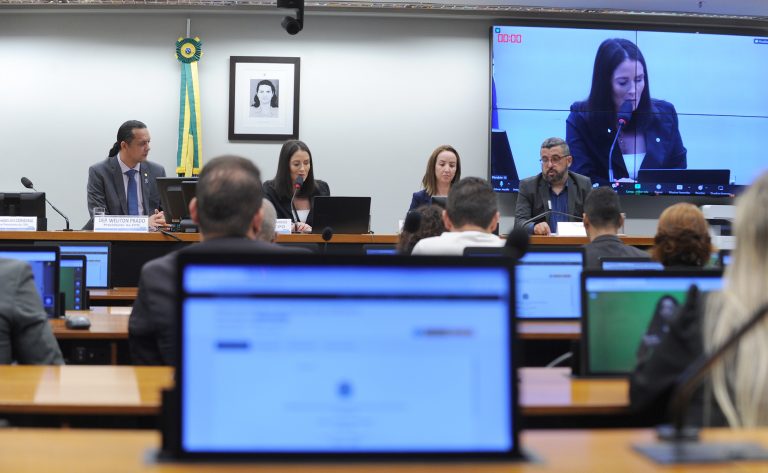 Audiência Pública - Educação Bilíngue de Surdos à luz da LDB. Dep. Weliton Prado (SOLIDARIEDADE - MG); dep. Amália Barros (PL - MT); Coordenadora-Geral de Atendimento Especializado - Secretaria de Educação Continuada, Alfabetização de Jovens e Adultos, Diversidade e Inclusão (Secadi) do Ministério da Educação (Mec), Marisa Dias Lima; Coordenador substituto - Curso de Língua de Sinais Brasileira-Português como Segunda Língua (LSB-PSL), Messias Ramos Costa