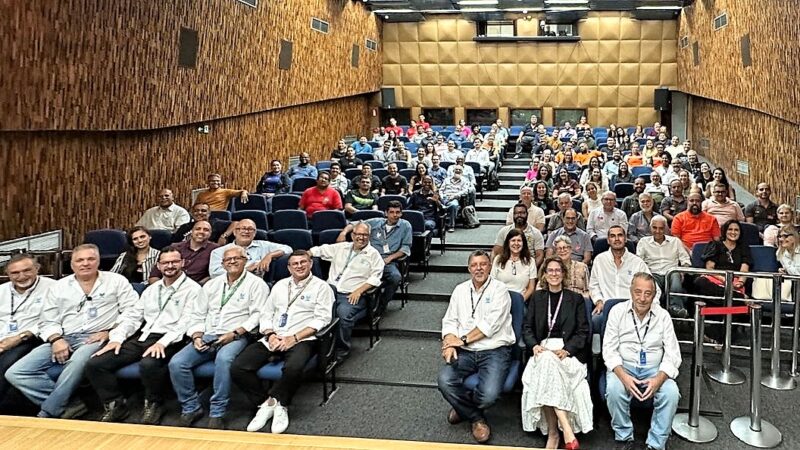 Auditório lotado na quinta turma do curso