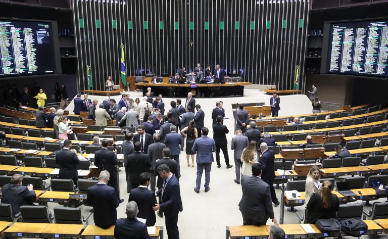 Discussão e votação de propostas. Dep. Fernanda Melchionna (PSOL - RS); Dep. Roberto Monteiro Pai(PL - RJ); Dep. Danilo Forte (UNIÃO - CE); Dep. Ricardo Silva (PSD - SP); Presidente da Câmara dos Deputados, Arthur Lira; Dep. André Figueiredo (PDT - CE)