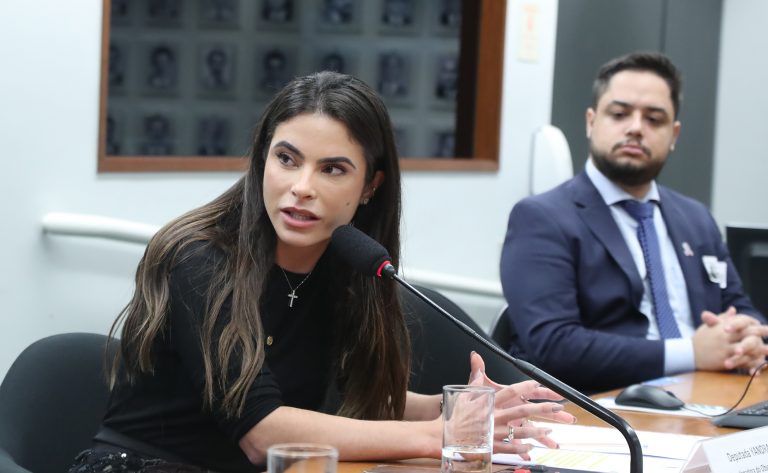 Seminário - Fomentando a presença feminina nas plataformas digitais. Dep. Yandra Moura(UNIÃO - SE)