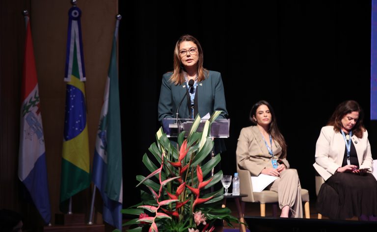 1ª Reunião de Mulheres Parlamentares. Senadora, Leila Barros