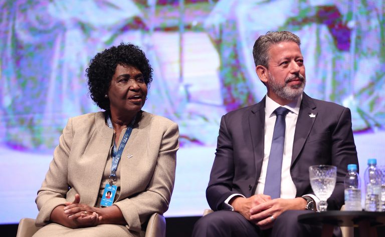 1ª Reunião de Mulheres Parlamentares. Dep. Benedita da Silva (PT - RJ) e Presidente da Câmara dos Deputados, Arthur Lira