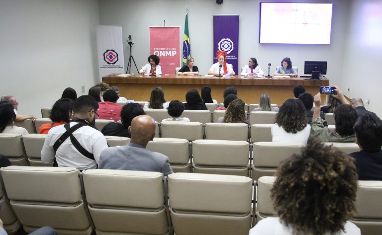 Seminário - Lançamento do relatório monitor da Violência Política de Gênero e Raça.