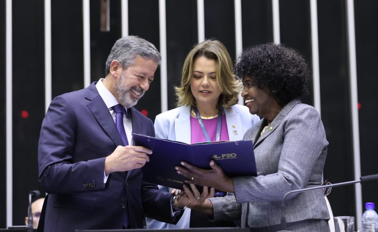 Cerimônia de Abertura - Opening Ceremony - Ceremonia de Apertura. Presidente da Câmara dos Deputados do Brasil, Arthur Lira (PP - AL); Senadora do Brasil, Leila Barros (PDT - DF) e Deputada do Brasil, Benedita da Silva (PT - RJ)