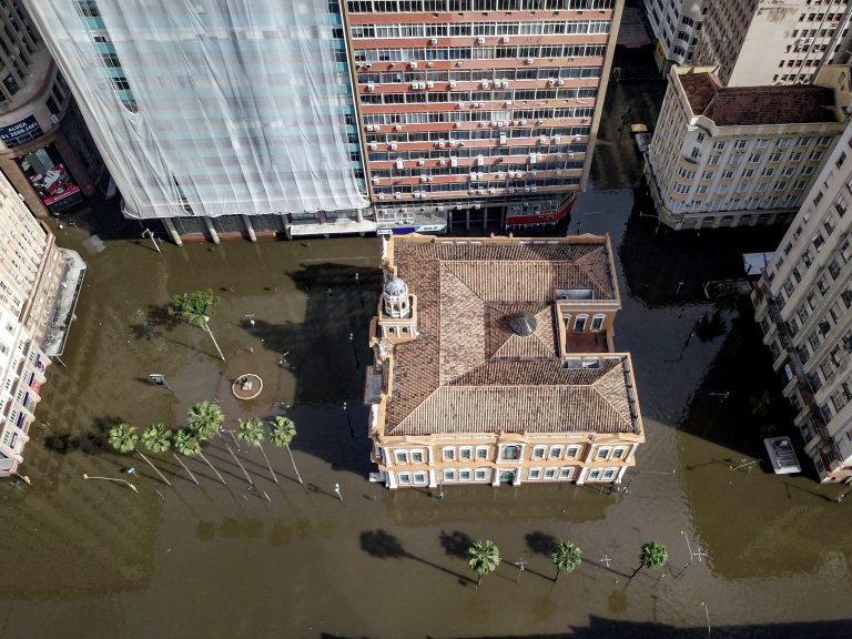 Centro histórico Porto Alegre alagado alagamento enchente desastre